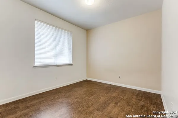 $2,000 | 6518 Amber Oak, San Antonio, TX 78249