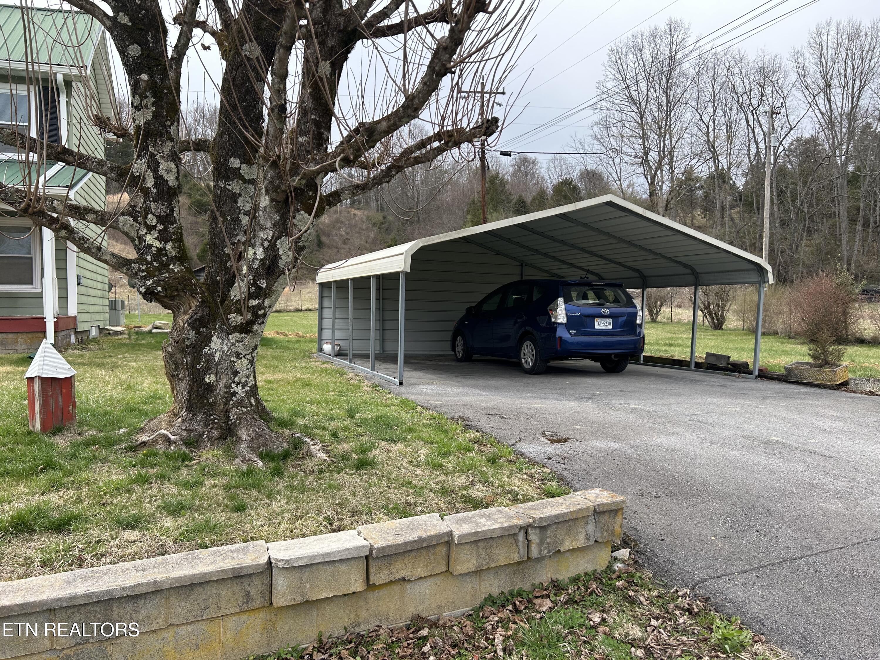 4221 Old Friendship Road Jonesville, VA 24263 - Photo 6 of 17 9DECB98A-1AD5-45D3-9329-36F8B80904E5