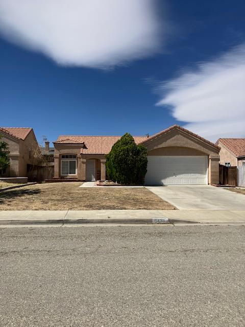 1425 Ridgecrest Court Rosamond, CA 93560 - Photo 2 of 11
