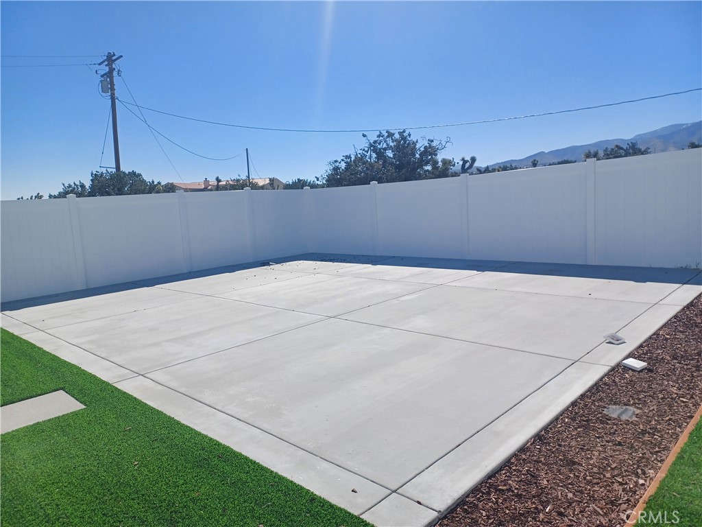 445 Solano Road Pinon Hills, CA 92372 - Photo 11 of 17 a view of a tennis court