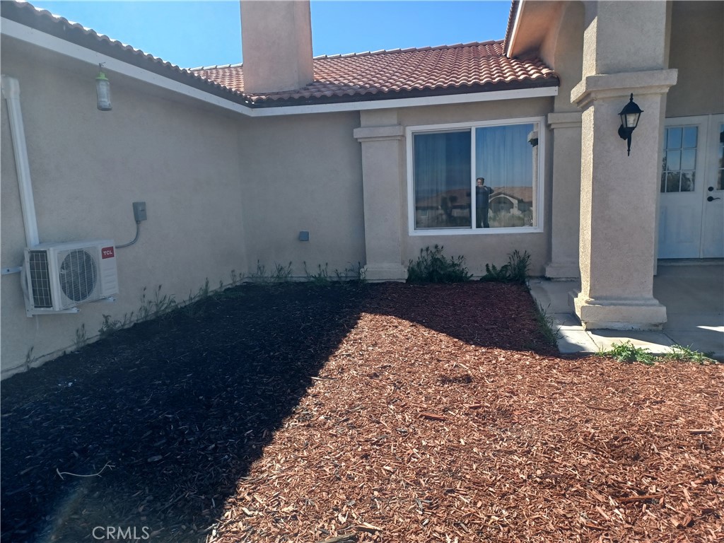 445 Solano Road Pinon Hills, CA 92372 - Photo 3 of 17 a view of a front door of the house