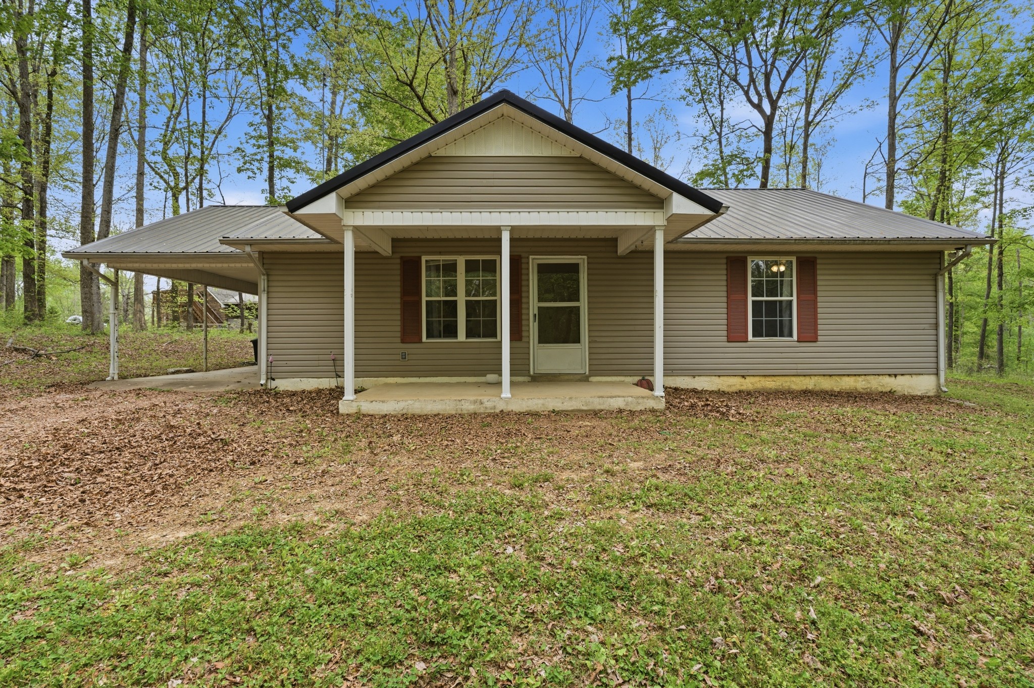 71 Periwinkle Path Leoma, TN 38468 - Photo 2 of 25