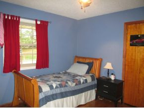 548 Rambling Road Kingsport, TN 37663 - Photo 12 of 24 Bedroom 3
