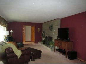 548 Rambling Road Kingsport, TN 37663 - Photo 3 of 24 Living room wfireplace