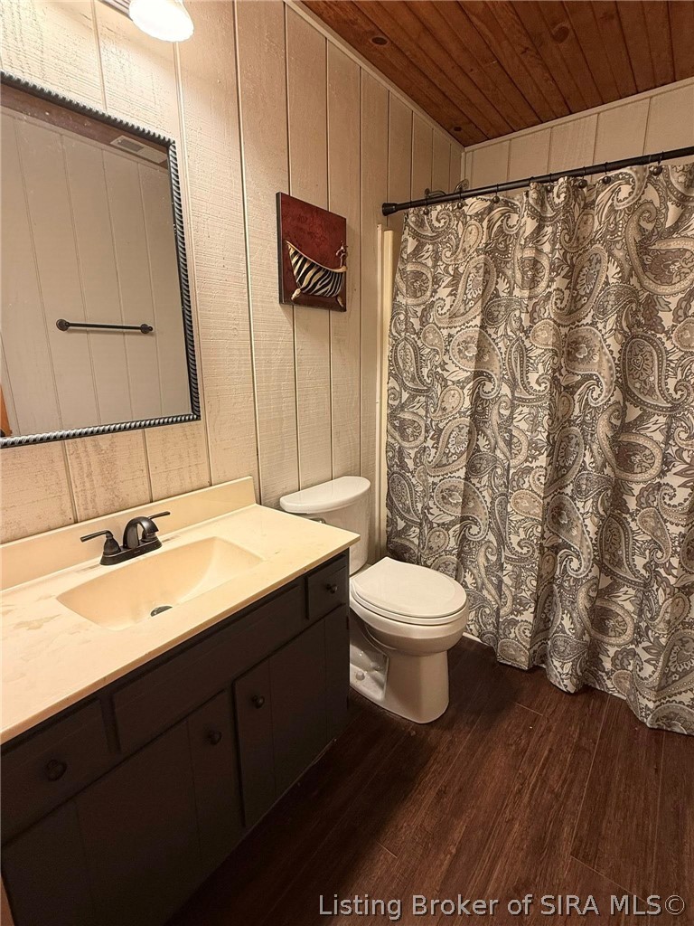 2634 South Comer Road Scottsburg, IN 47170 - Photo 20 of 27 upstairs full bath with shower