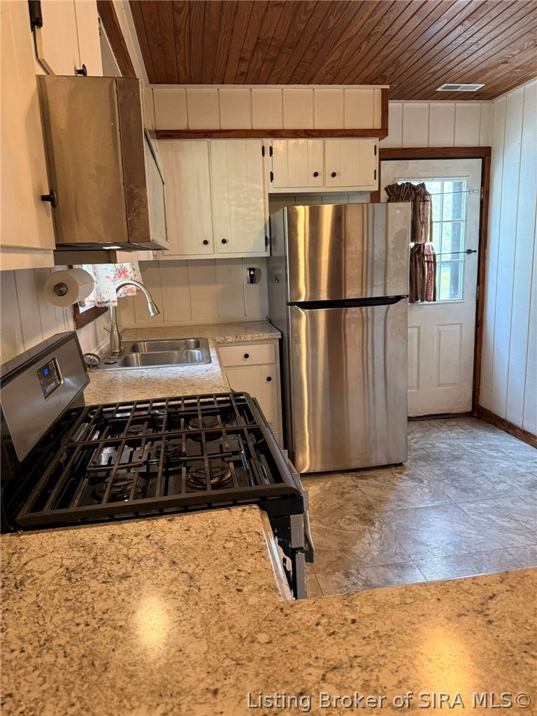 2634 South Comer Road Scottsburg, IN 47170 - Photo 8 of 27