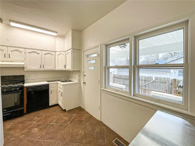 $149,000 | 605 South Main Street, Windsor, MO 65360