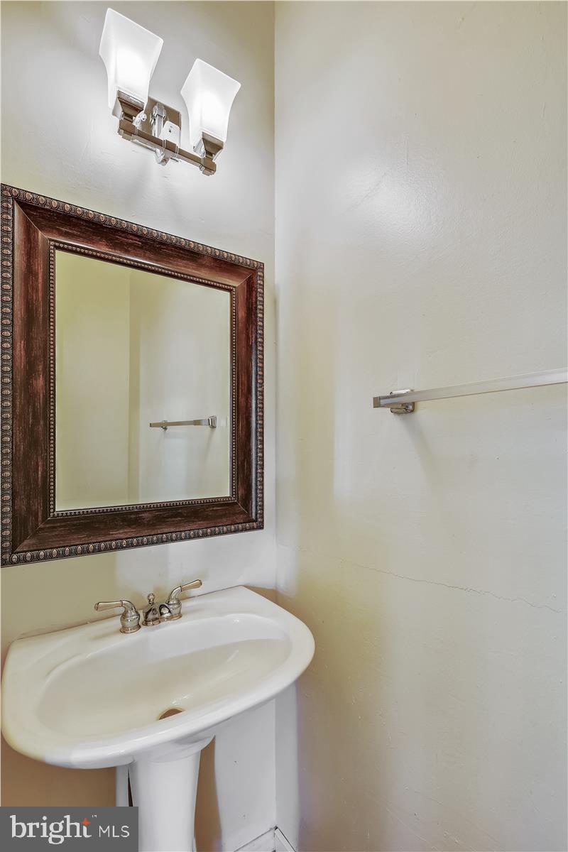 780 Sunny Chapel Road Odenton, MD 21113 - Photo 22 of 57 Powder Room
