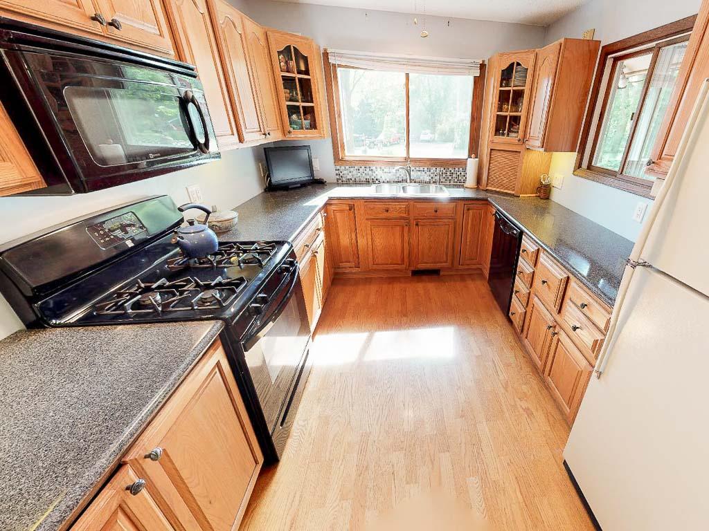 682 Glover Road River Falls, WI 54022 - Photo 11 of 65 Gallery Image 11