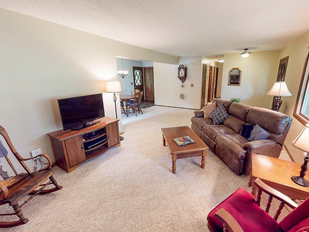 682 Glover Road River Falls, WI 54022 - Photo 3 of 65 Gallery Image 3