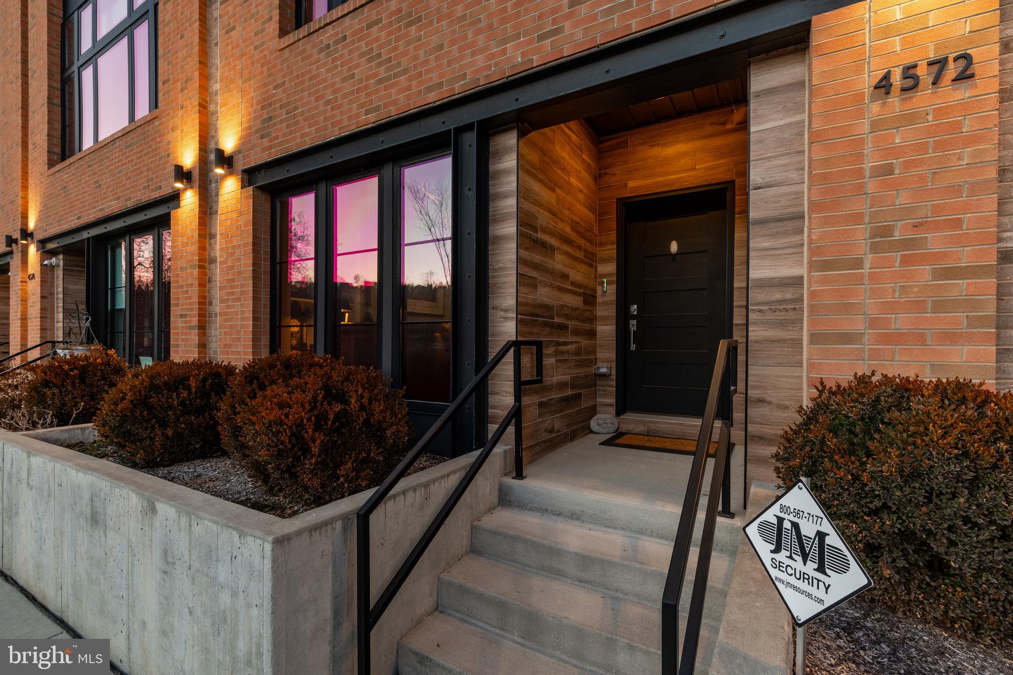 4572 Riverside Way Philadelphia, PA 19127 - Photo 3 of 55 Gallery Image 3