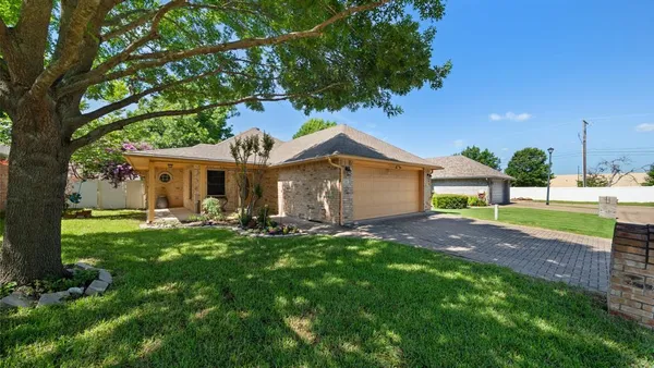 $239,000 | 111 Sunglow Loop, Red Oak, TX 75154