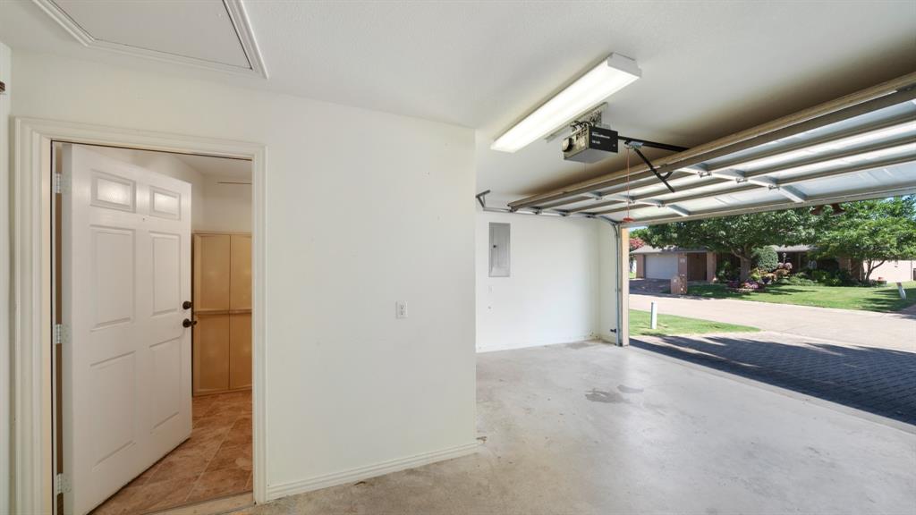 111 Sunglow Loop Red Oak, TX 75154 - Photo 23 of 25 a view of a garage
