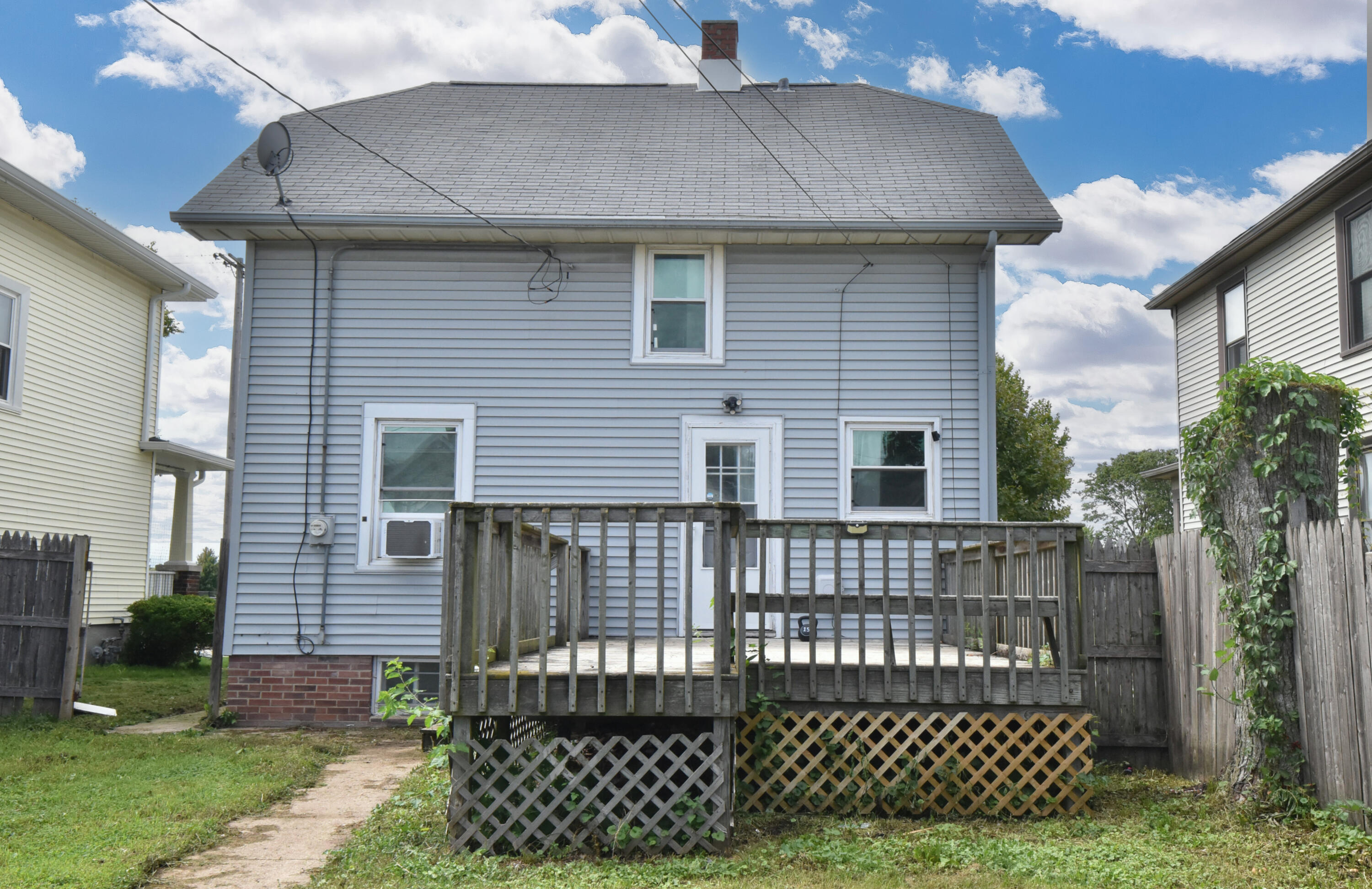 1717 Grange Avenue Racine, WI 53405 - Photo 23 of 28 Back view