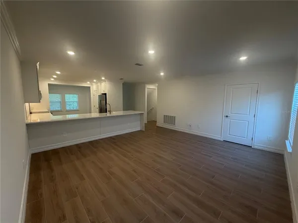 $4,500 | 1427 West Chestnut Street, Tampa, FL 33607