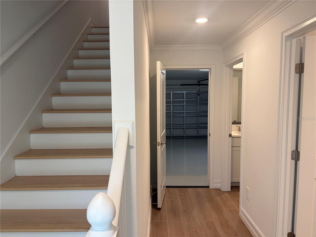 1427 West Chestnut Street Tampa, FL 33607 - Photo 4 of 27