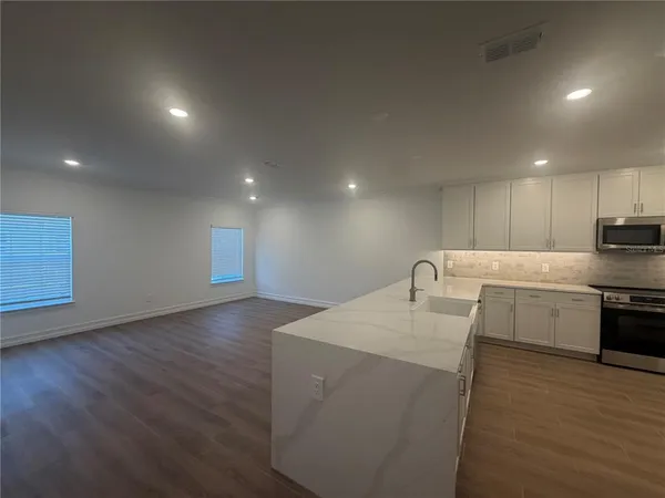 $4,500 | 1427 West Chestnut Street, Tampa, FL 33607