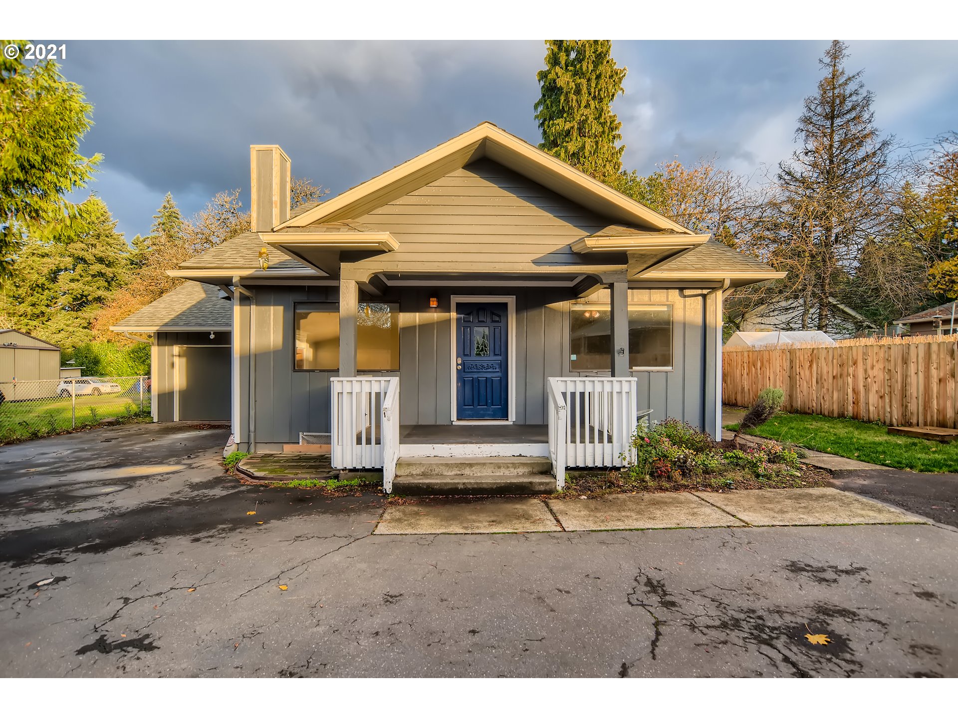 11843 Southeast Foster Road Portland, OR 97266 - Photo 1 of 32 Gallery Image 1