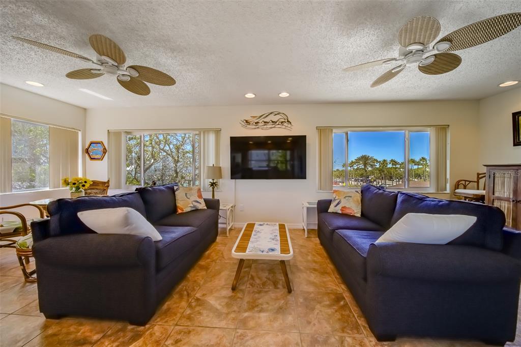 18111 1st Street East Redington Shores, FL 33708 - Photo 15 of 51