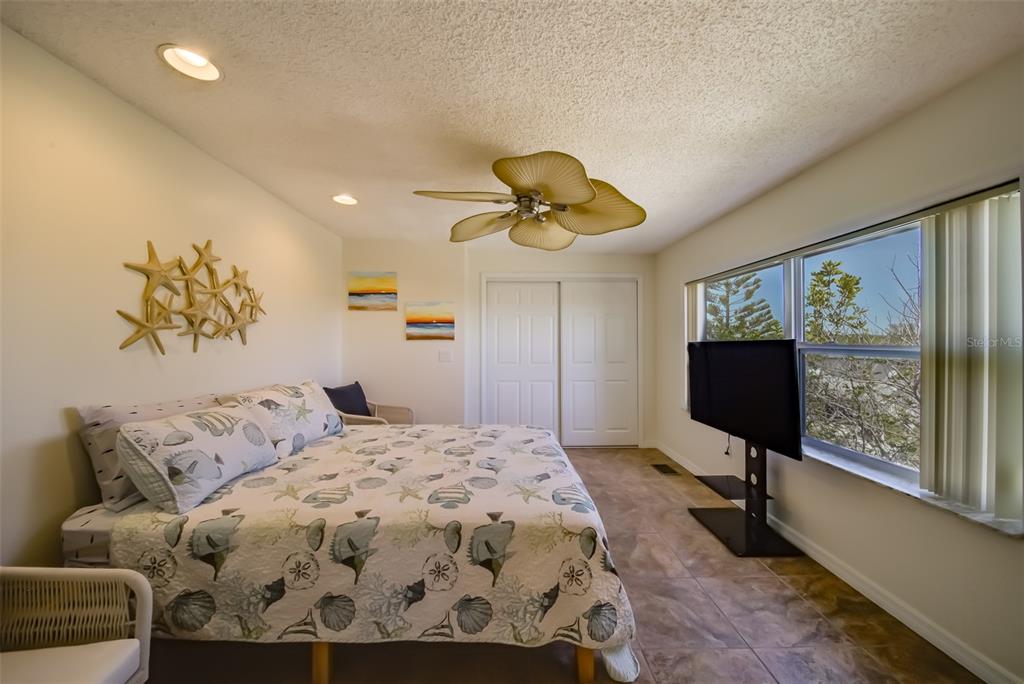 18111 1st Street East Redington Shores, FL 33708 - Photo 20 of 51