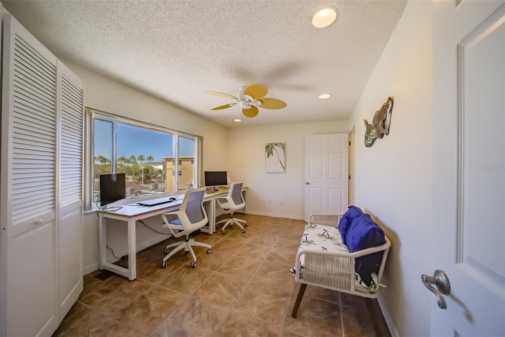 18111 1st Street East Redington Shores, FL 33708 - Photo 37 of 51