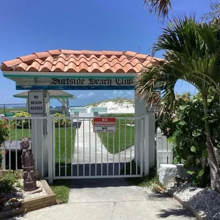$2,800 | 18111 1st Street East, Redington Shores, FL 33708