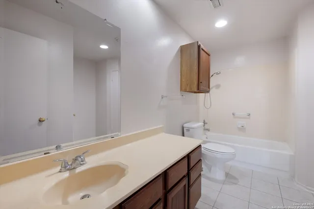 $200,000 | 5111 Anacacho Street, San Antonio, TX 78217