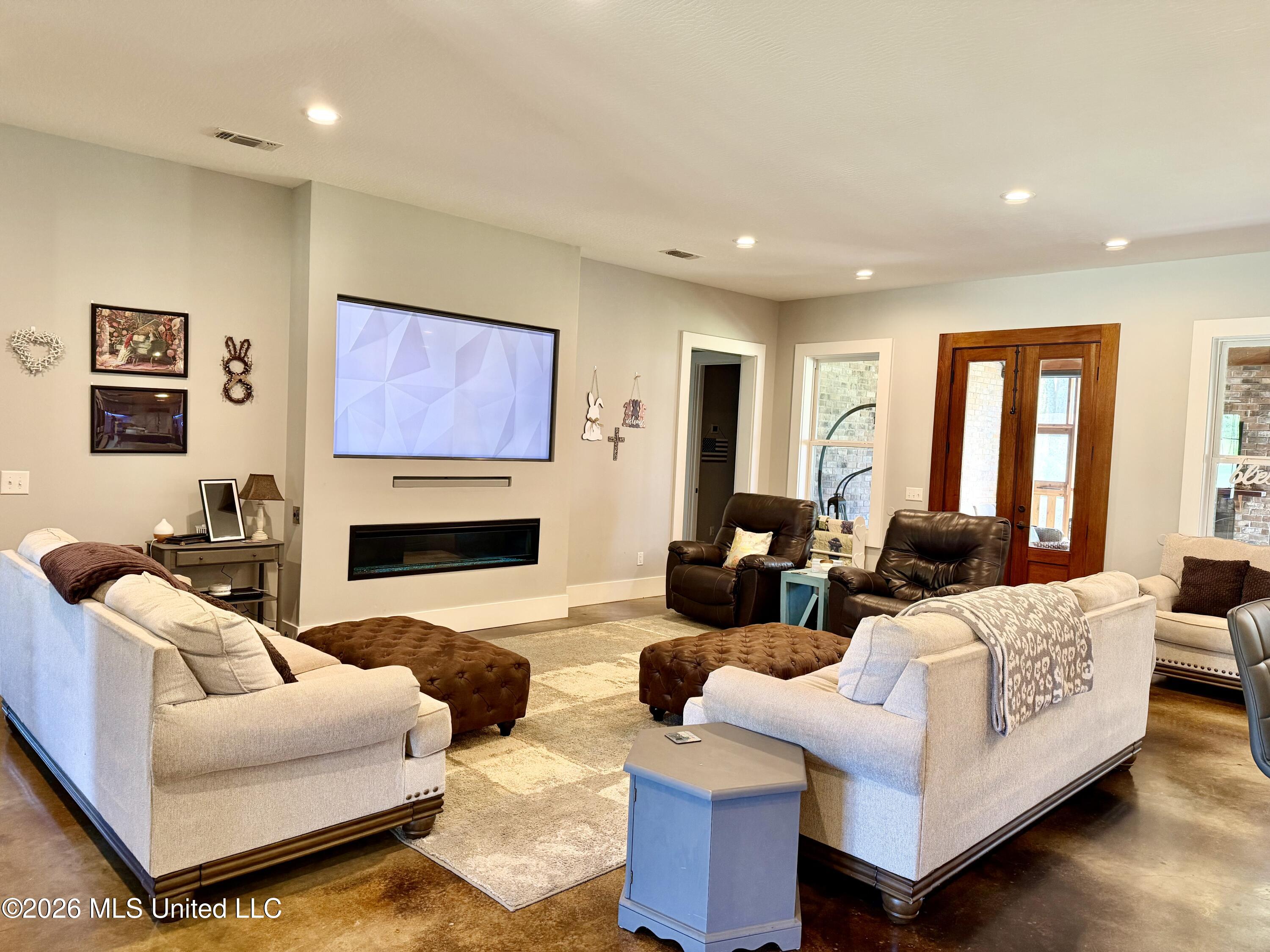 464 Goss Bunker Hill Road Columbia, MS 39429 - Photo 19 of 26 LIVING