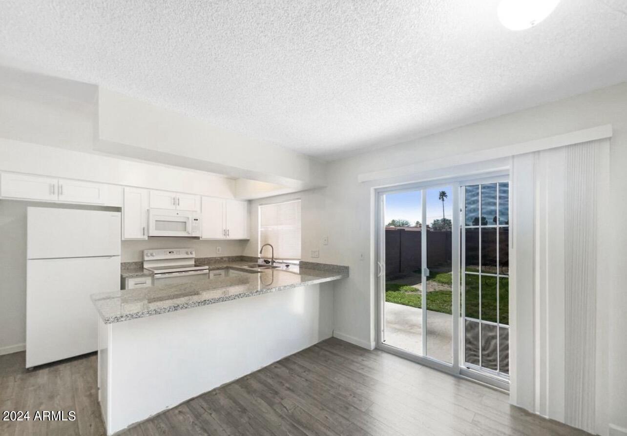 4625 West Thomas Road, Unit 76 Phoenix, AZ 85031 - Photo 9 of 19 IMG_3478