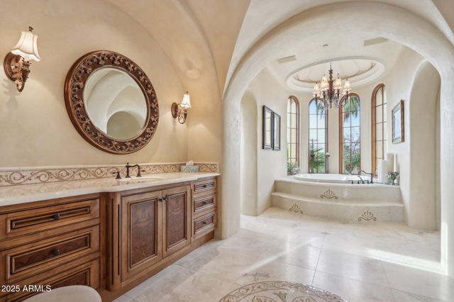 $6,800,000 | 4836 East White Gates Drive, Phoenix, AZ 85251
