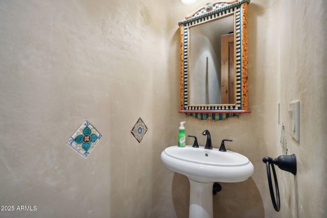 $6,800,000 | 4836 East White Gates Drive, Phoenix, AZ 85251