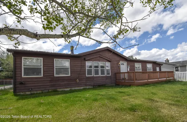 $330,000 | 458 South Jackson Avenue, Pinedale, WY 82941