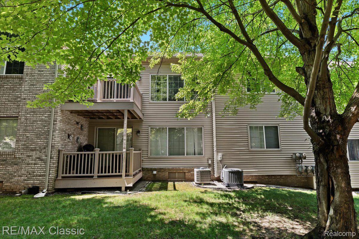 732 South Milford Road Milford, MI 48381 - Photo 3 of 21