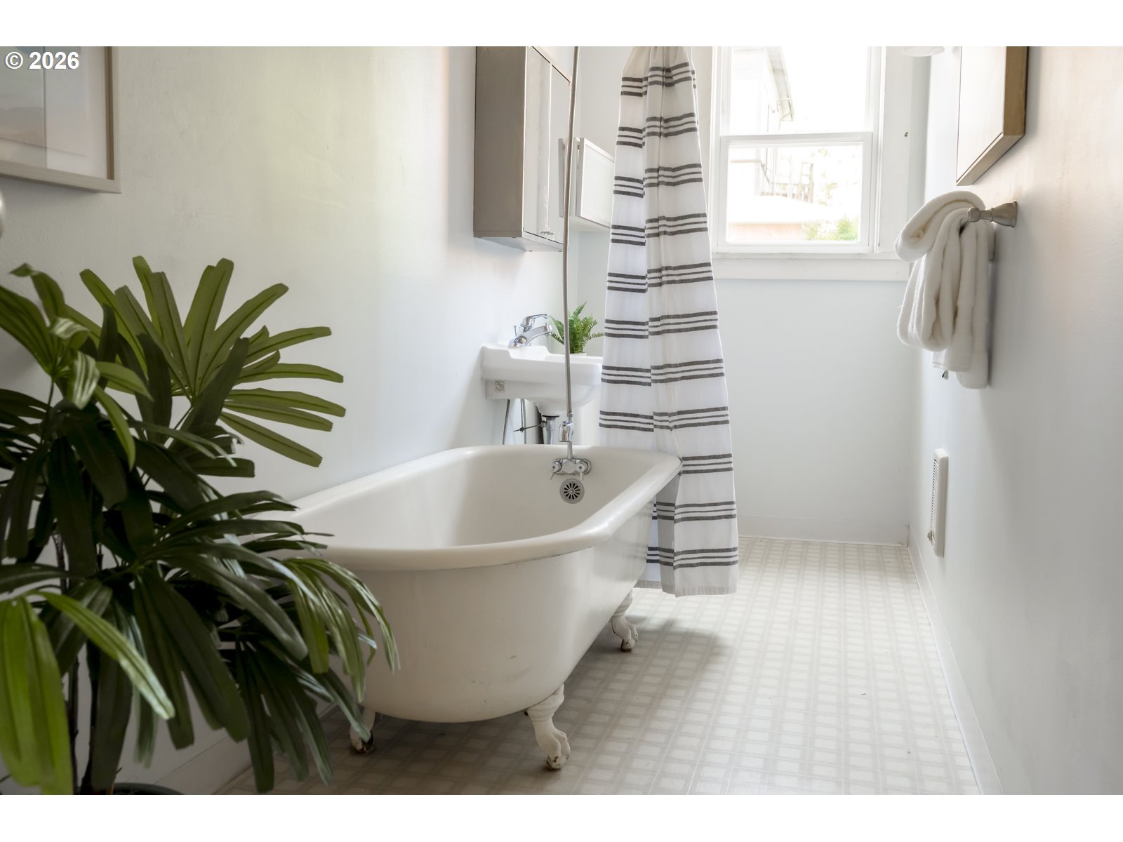 2127 Northwest Irving Street, Unit 105 Portland, OR 97210 - Photo 21 of 32