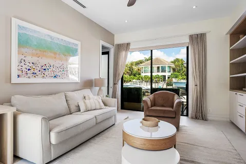 $4,995,000 | 662 Boca Marina Court, Boca Raton, FL 33487