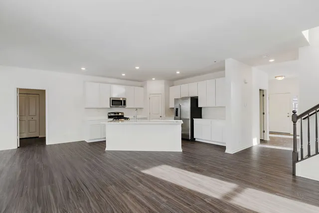 $509,990 | 31998 Savannah Drive, Lakemoor, IL 60051