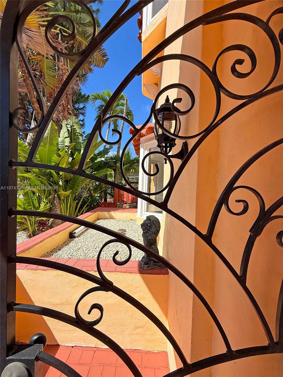 1727 Southwest 11th Terrace Miami, FL 33135 - Photo 15 of 71