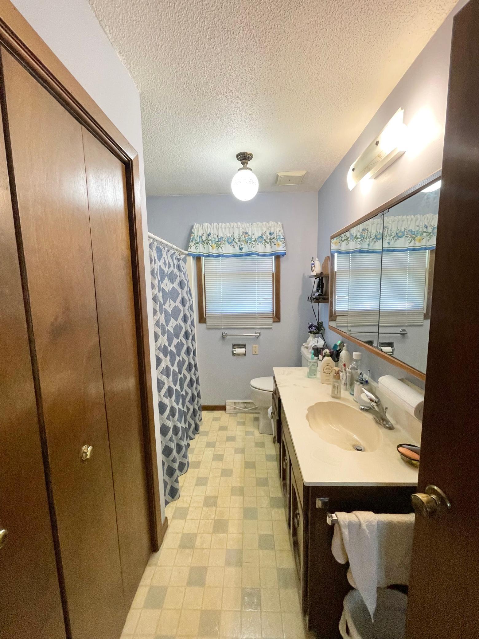115 West Lincoln Street Springfield, MN 56087 - Photo 20 of 39