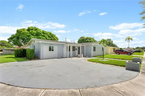 $799,000 | 8981 Southwest 127th Terrace, Miami, FL 33176