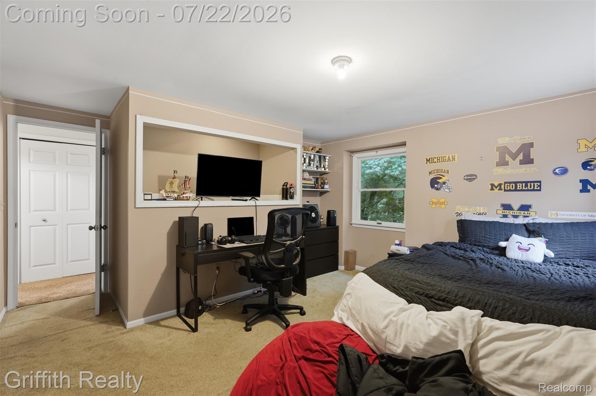 10591 Silver Lake Road Brighton, MI 48116 - Photo 25 of 39 Upper Level bedroom