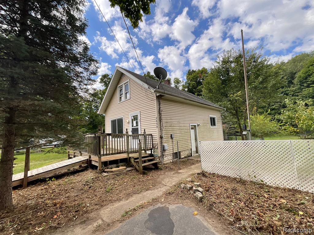 2659 Pine Tree Road Holt, MI 48842 - Photo 2 of 24