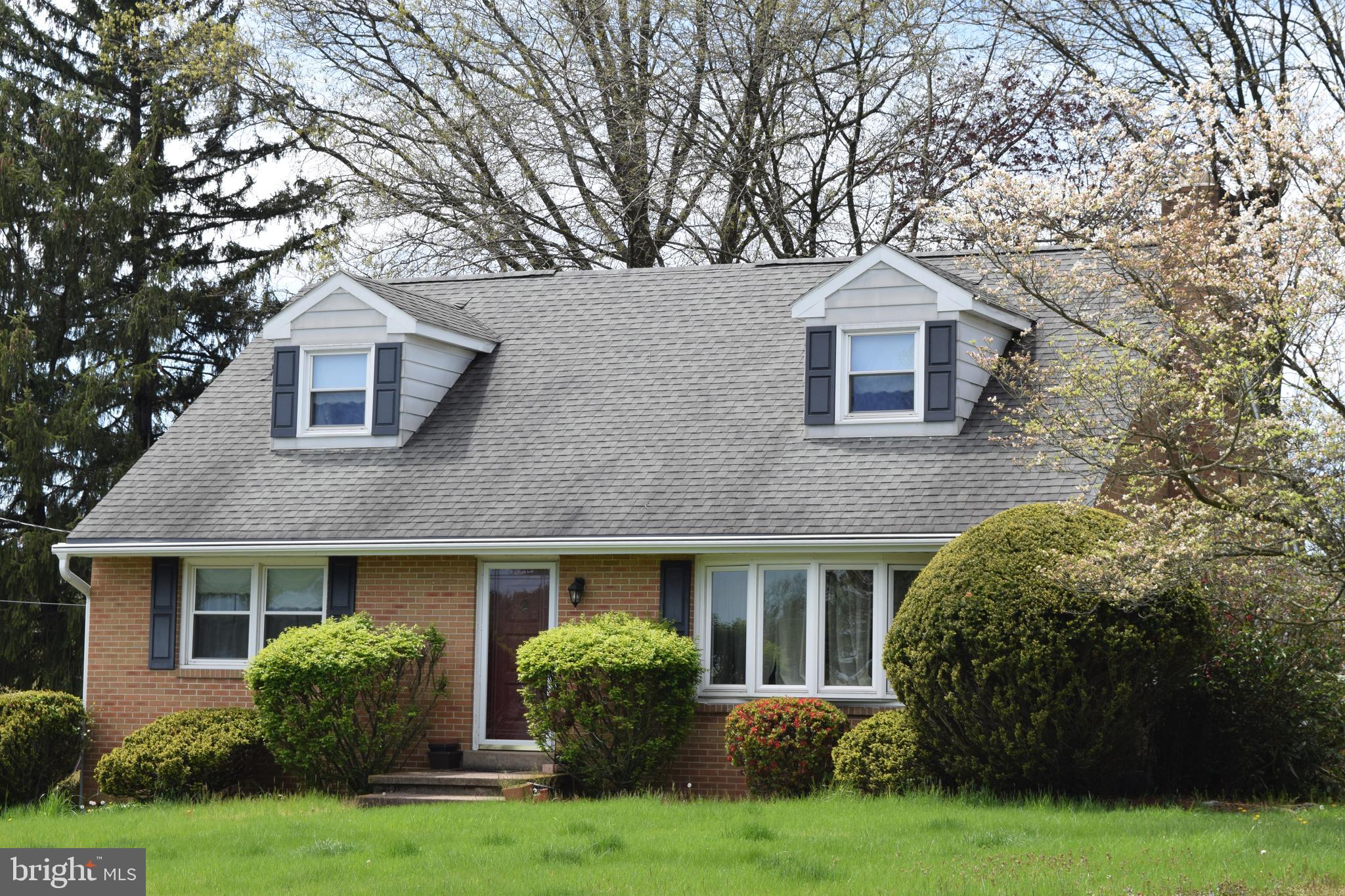 712 Hampton Court Road Harrisburg, PA 17109 - Photo 3 of 26 Gallery Image 3
