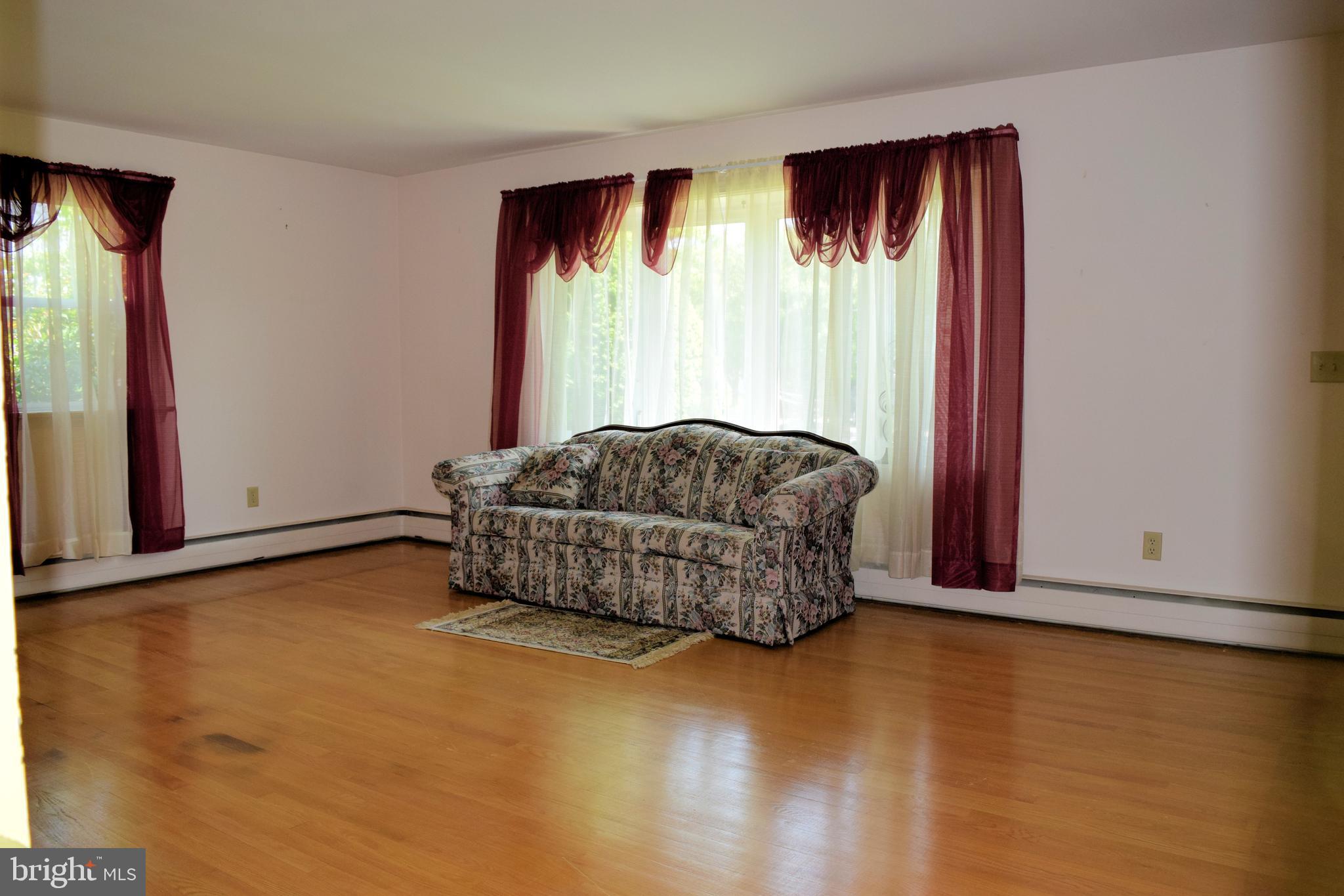 712 Hampton Court Road Harrisburg, PA 17109 - Photo 9 of 26 Gallery Image 9