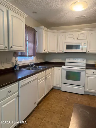 $1,700 | 1313 Old Village Road, Greenville, NC 27834