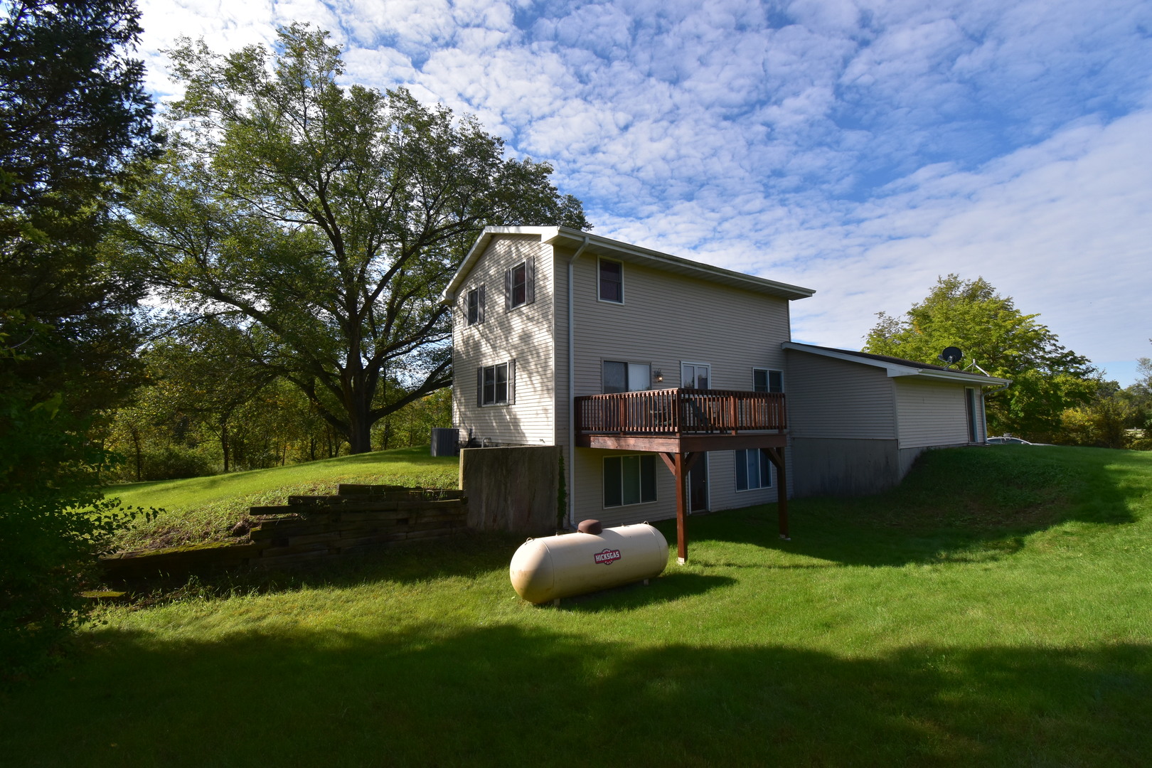 1607 Wheeler Road Kirkland, IL 60146 - Photo 34 of 54 Gallery Image 34