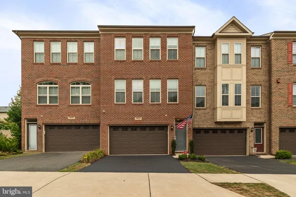 $685,000 | 6654 Bartrams Forest Lane, Haymarket, VA 20169