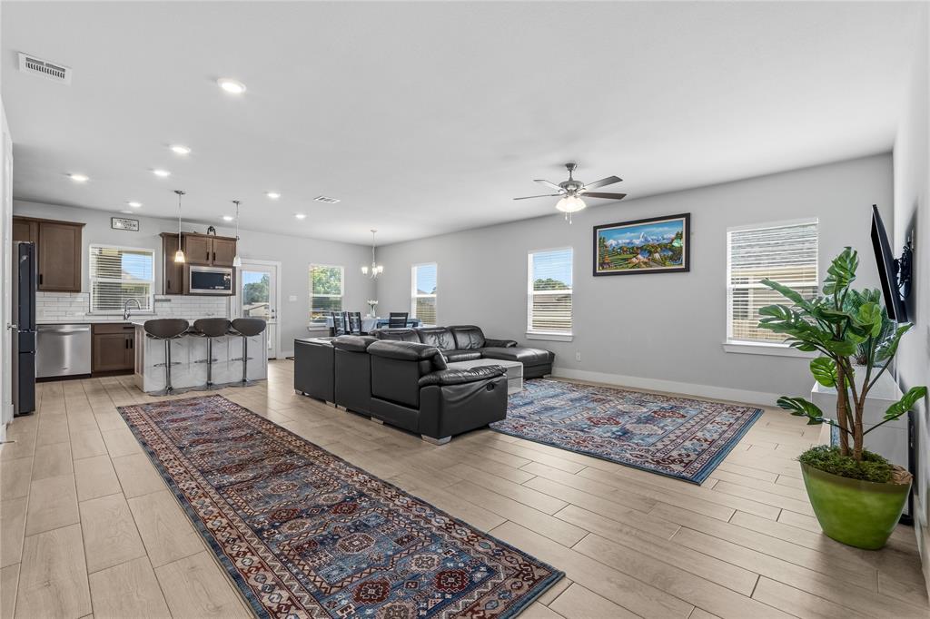 411 West Harwood Road Euless, TX 76039 - Photo 9 of 40