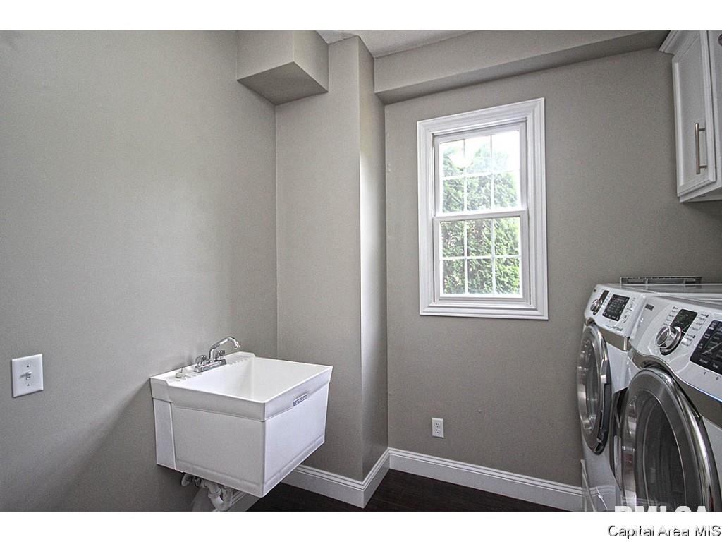 209 Bristol Road Chatham, IL 62629 - Photo 12 of 36 Gallery Image 12