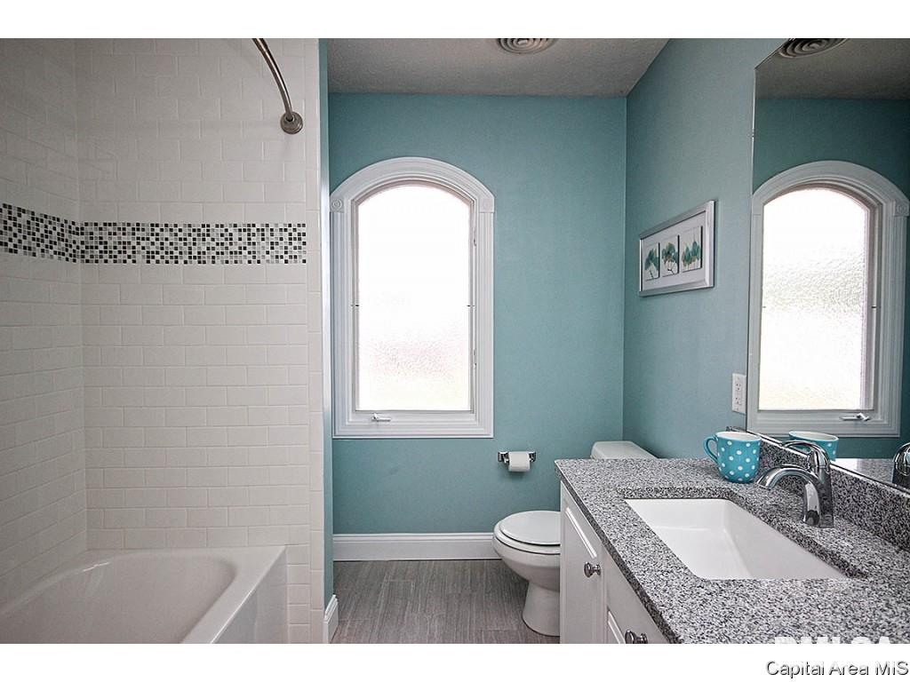 209 Bristol Road Chatham, IL 62629 - Photo 21 of 36 Gallery Image 21