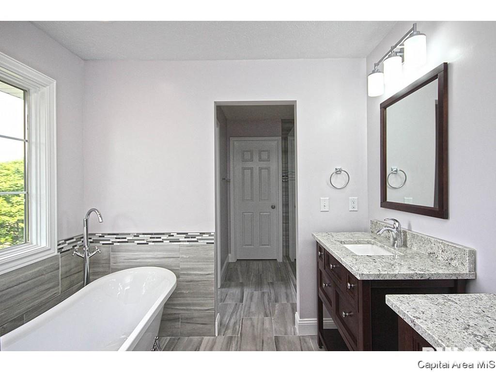 209 Bristol Road Chatham, IL 62629 - Photo 24 of 36 Gallery Image 24